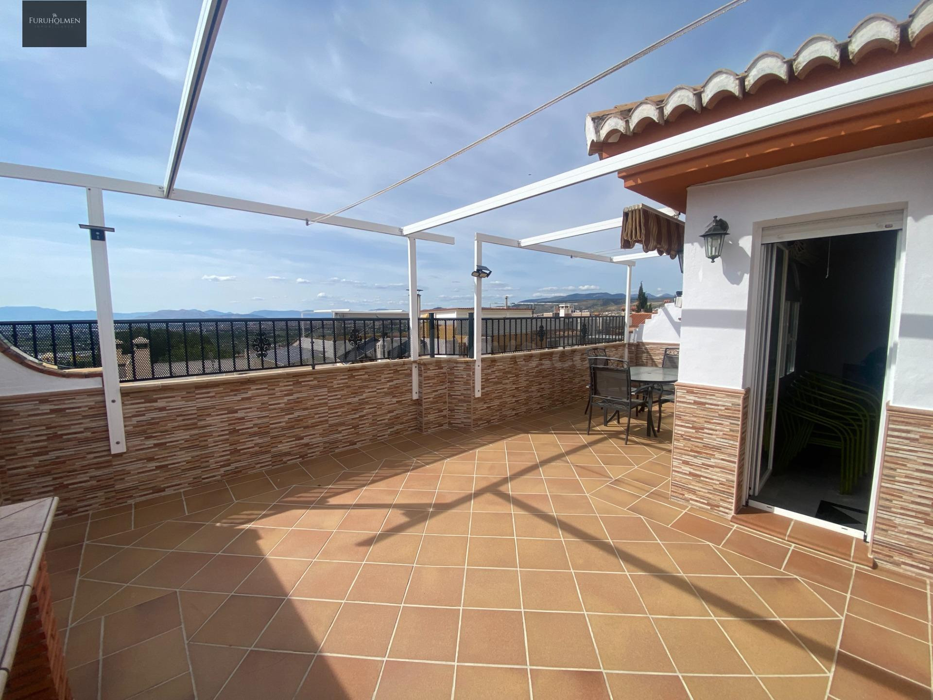 Magnifica Casa adosada en Cajar con semisótano, terraza y vistas a Granada