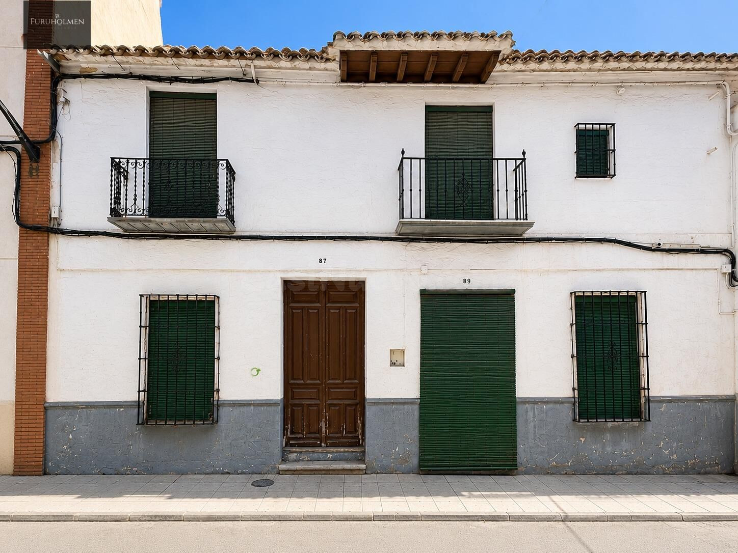 3 CASAS PARA DERRIBAR  O HACER GRAN REFORMA EN PADUL, CON SUPERFICIE DE TERRENO DE 420 M Y CONSTRUIDA DE 674 M