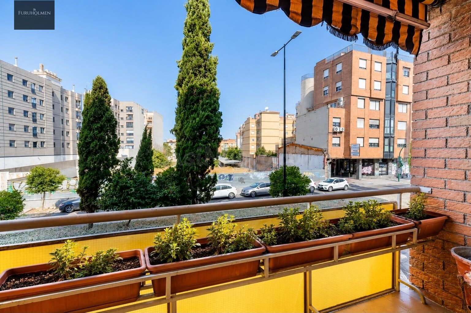 Amplia vivienda de 3 dormitorios junto al metro en la zona de Villarejo