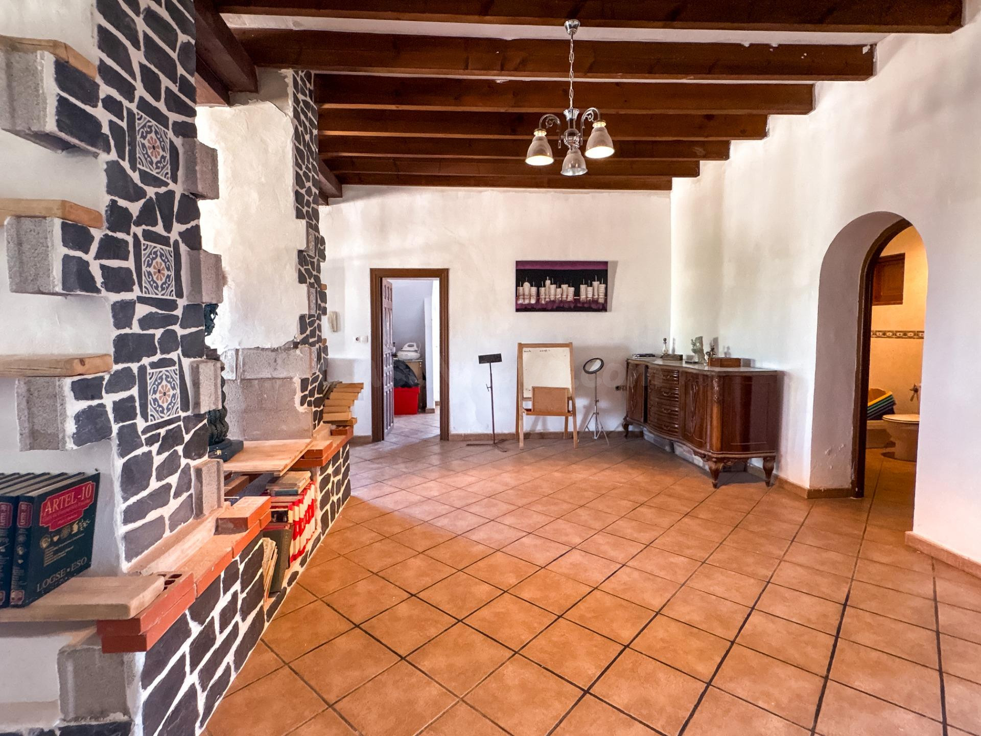 Casa de campo con casa de invitados, piscina y bodega en Novelda