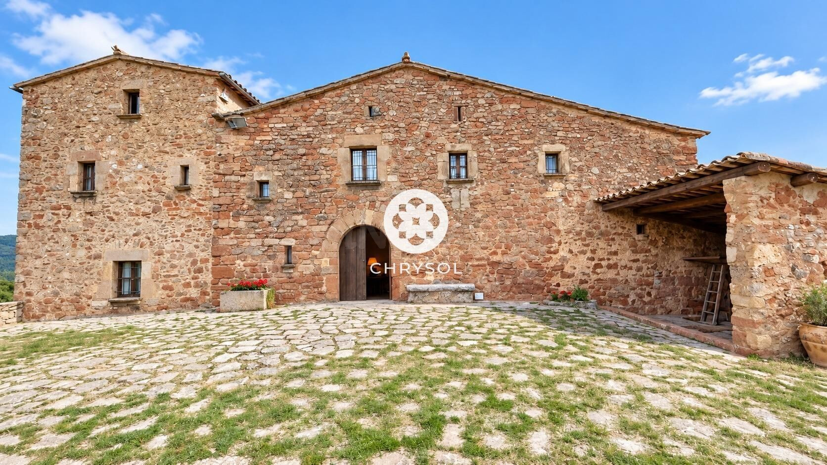 Masía Sant Lleïr — finca histórica de con ermita y 68 hectáreas en el Parque Natural de Sant Llorenç de Munt.