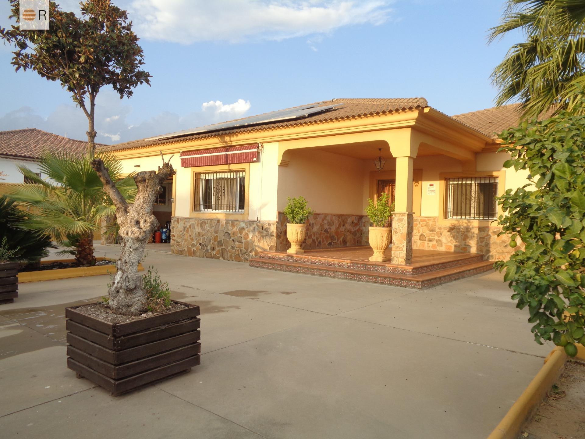¡Oportunidad Única! Chalet con Piscina en El Nuevo Higuerón, Córdoba