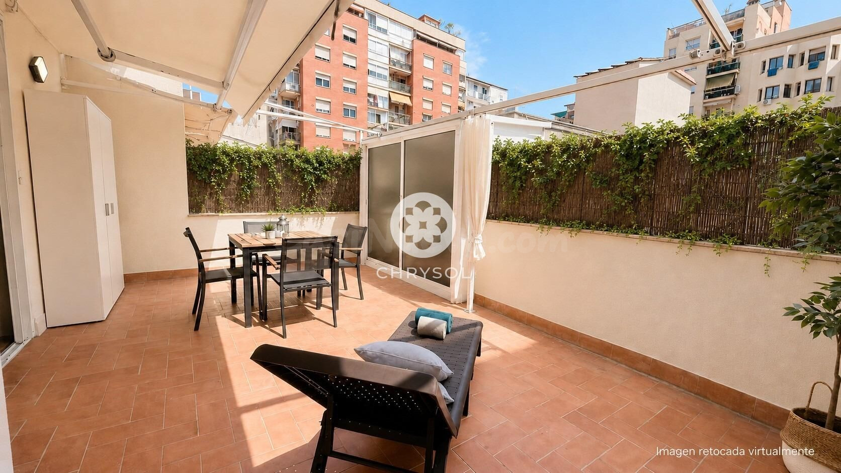 Piso con terraza de 25 m2 en Viladomat