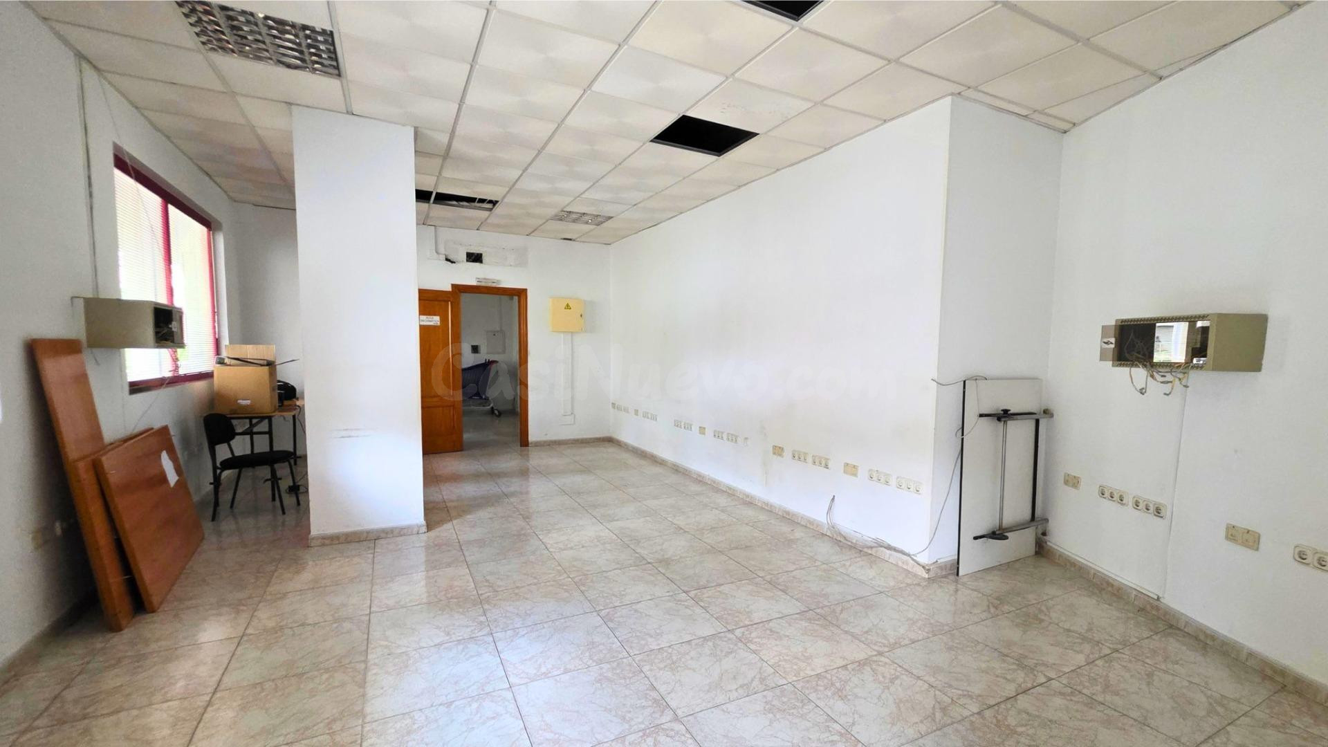 ¡Ideal Clínicas! Alquiler de Local (170m2) en Av. Mediterráneo - Zona Generalife