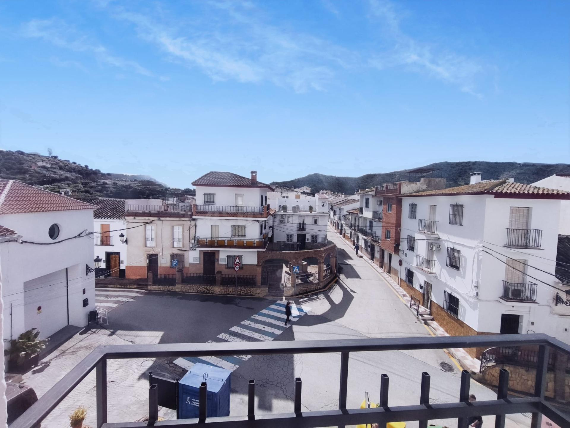 Gran casa de Pueblo  de tres Plantas +Terraza 360º