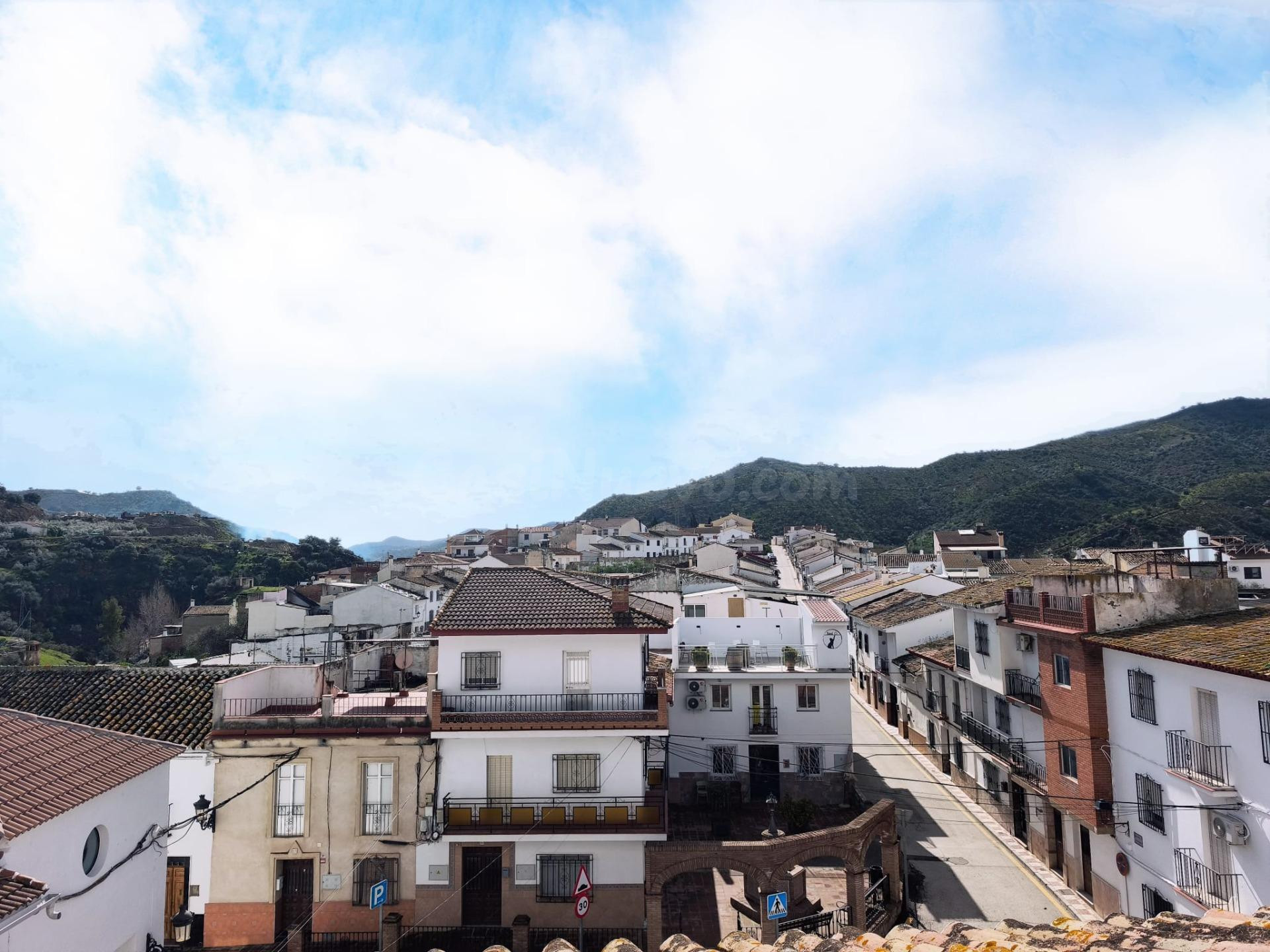 Gran casa de Pueblo  de tres Plantas +Terraza 360º - foto 2