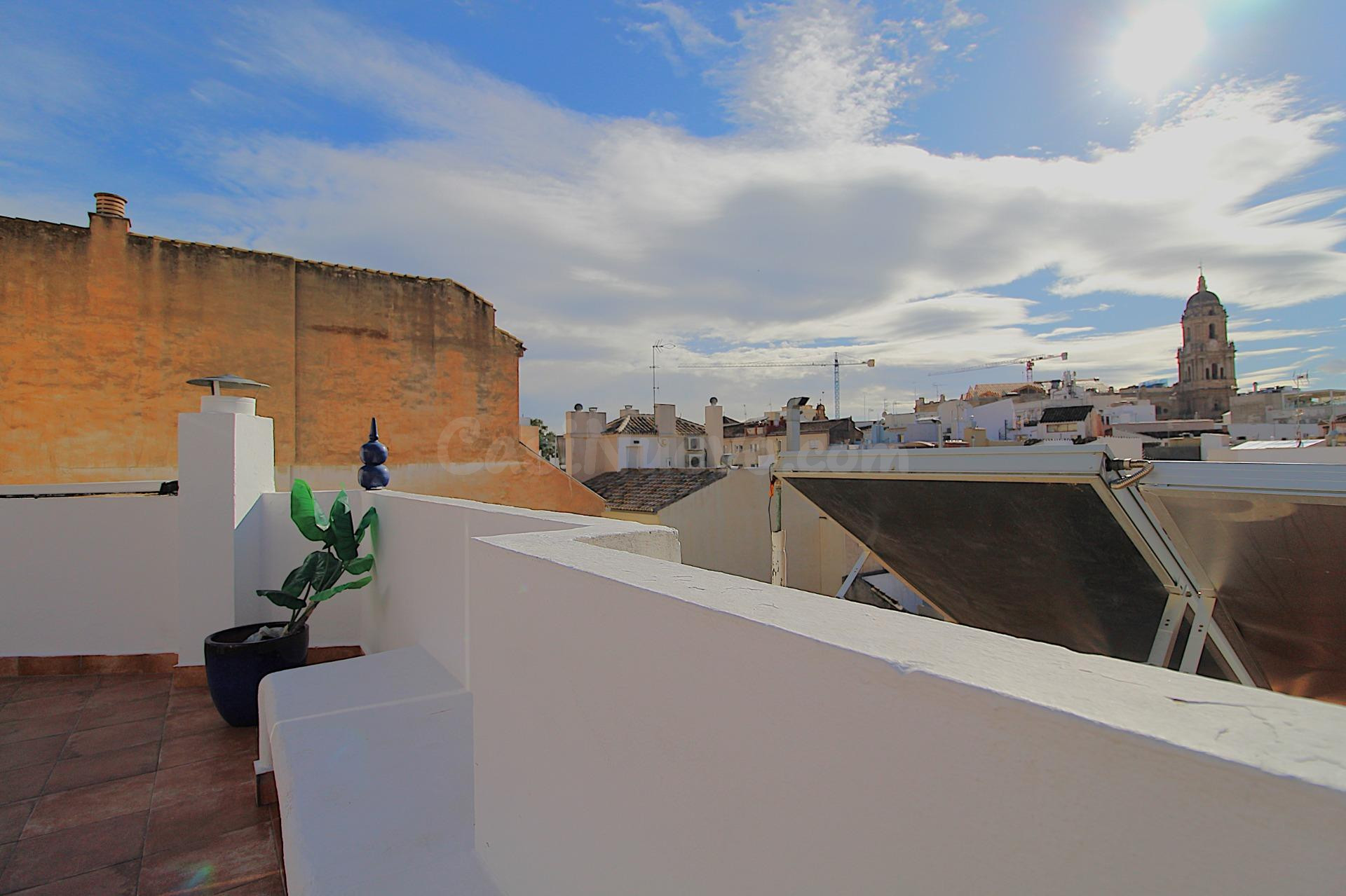 Edificio Exclusivo con Terraza y Vistas a la Catedral de Málaga