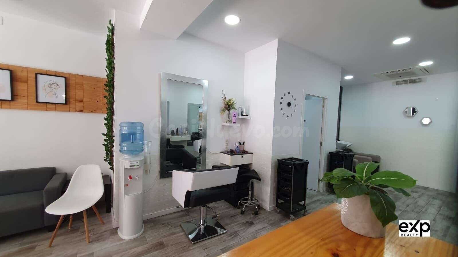 Traspaso: peluquería y otros servicios