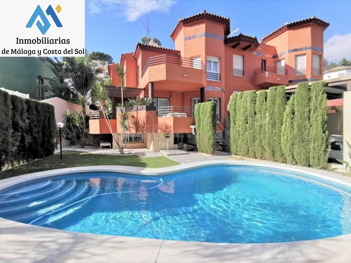 PAREADO EN EL PINAR CON PISCINA PROPIA