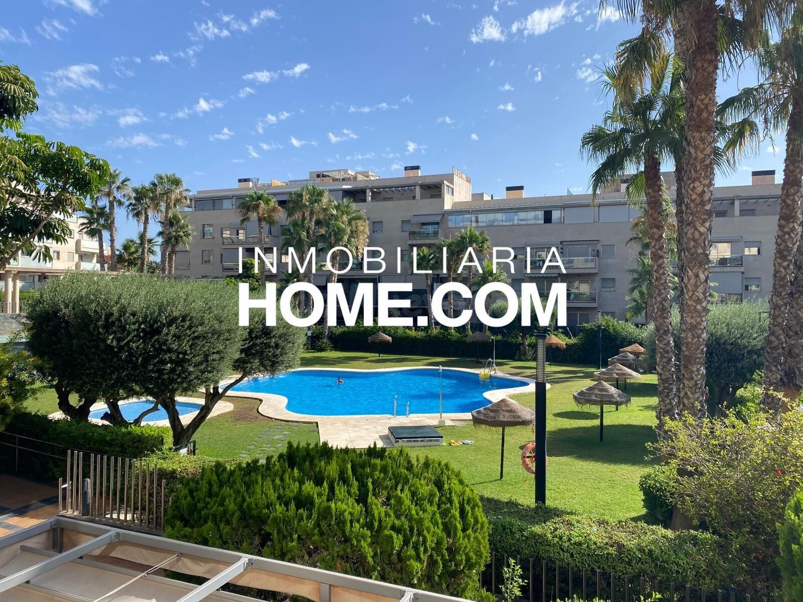 Vivienda de alta calidad en El Pinillo con terraza, garaje doble y zonas comunes de lujo