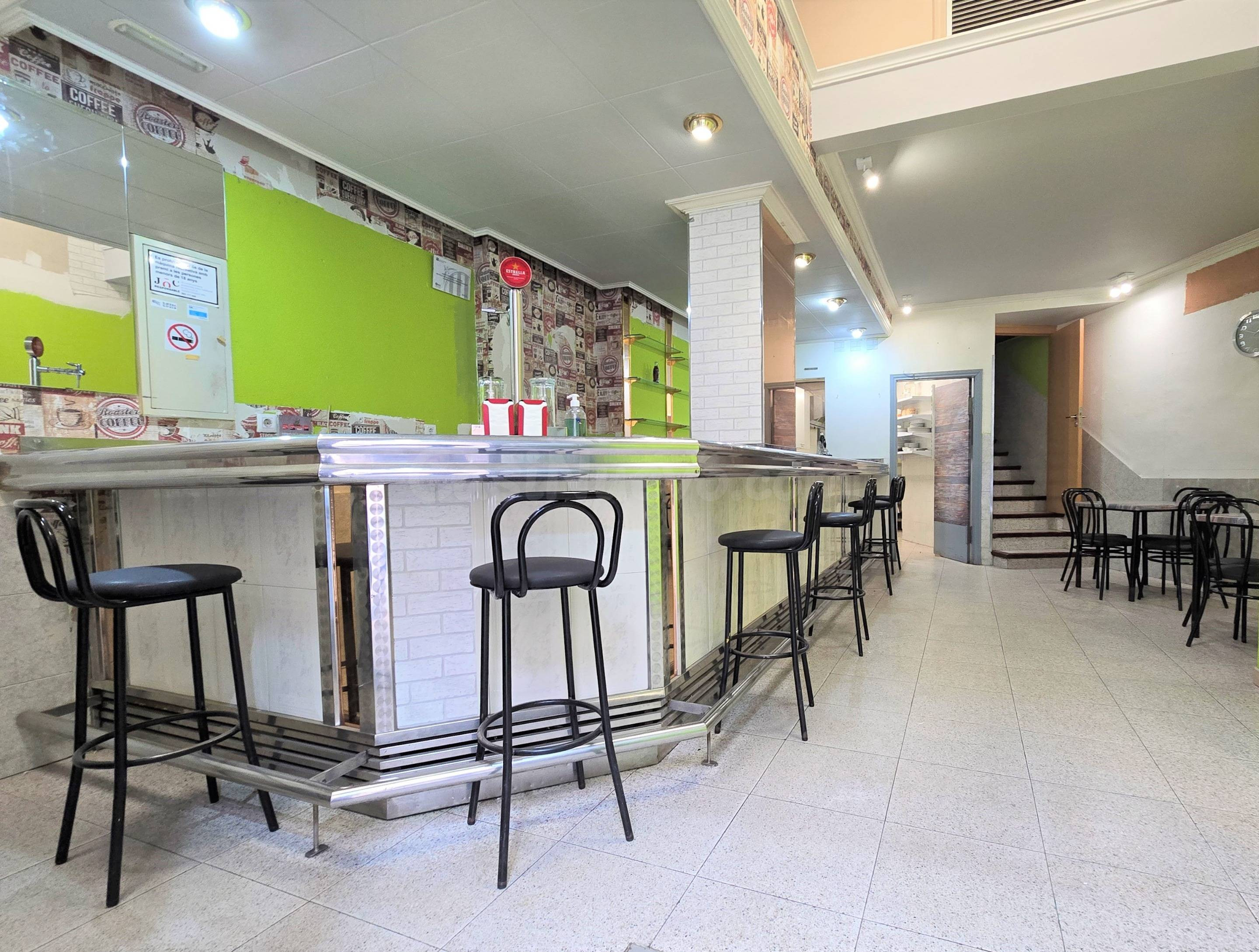 BAR / CAFETERÍA  EN VENTA EN ZONA CENTRO DE REUS
