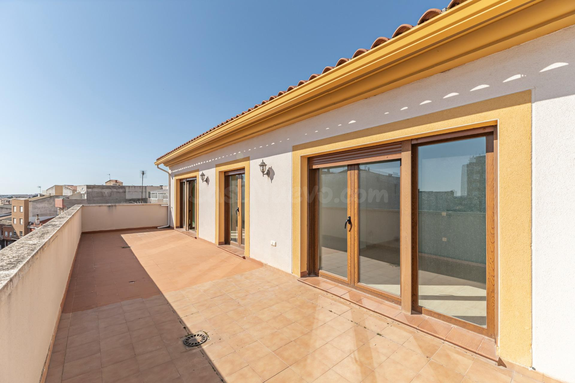 Ático de 283 m2 con terraza privada en el centro | Posibilid - foto 3