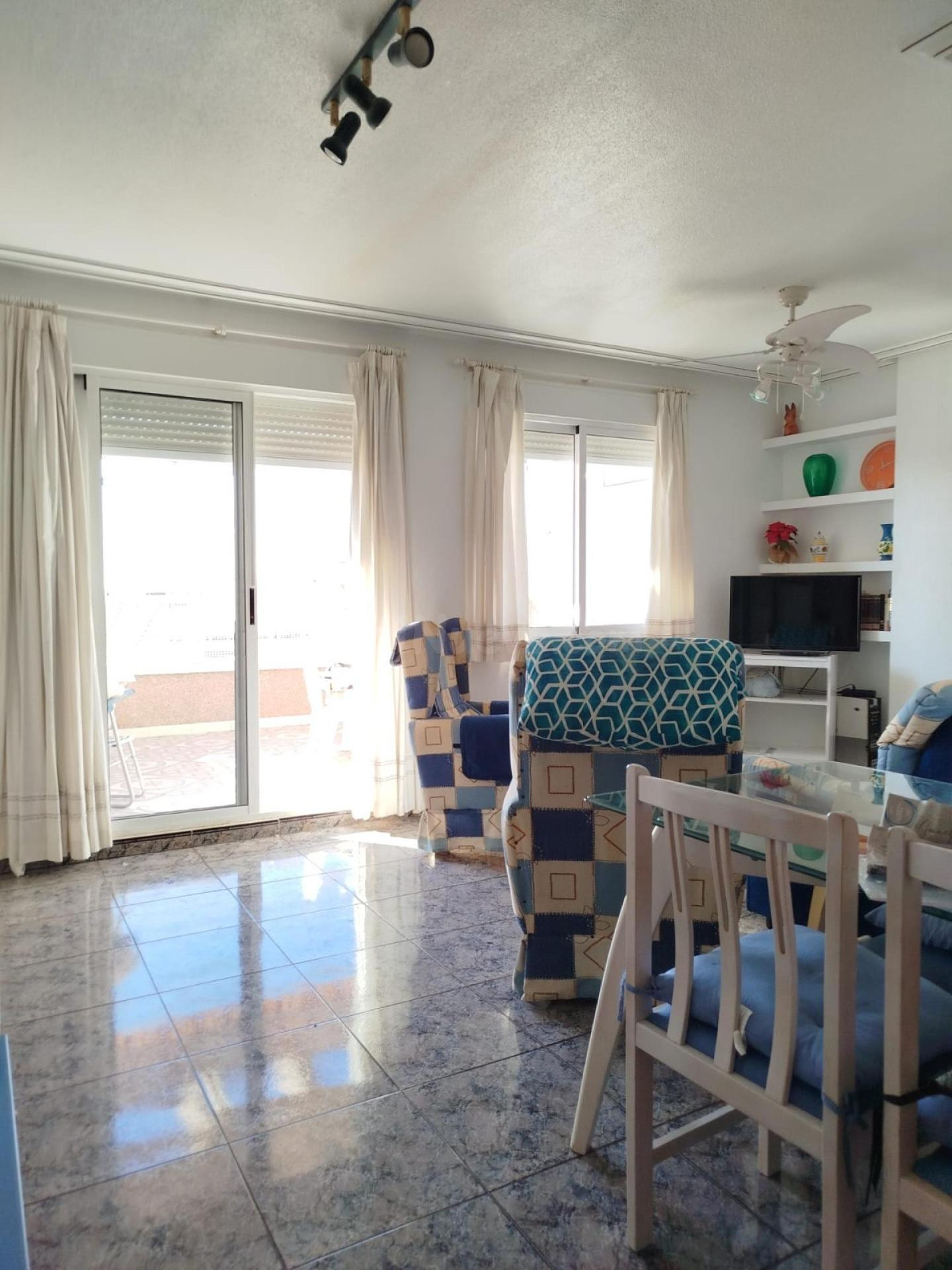 GRAN ÁTICO EN TORREVIEJA: 3 HAB, 2 BAÑOS