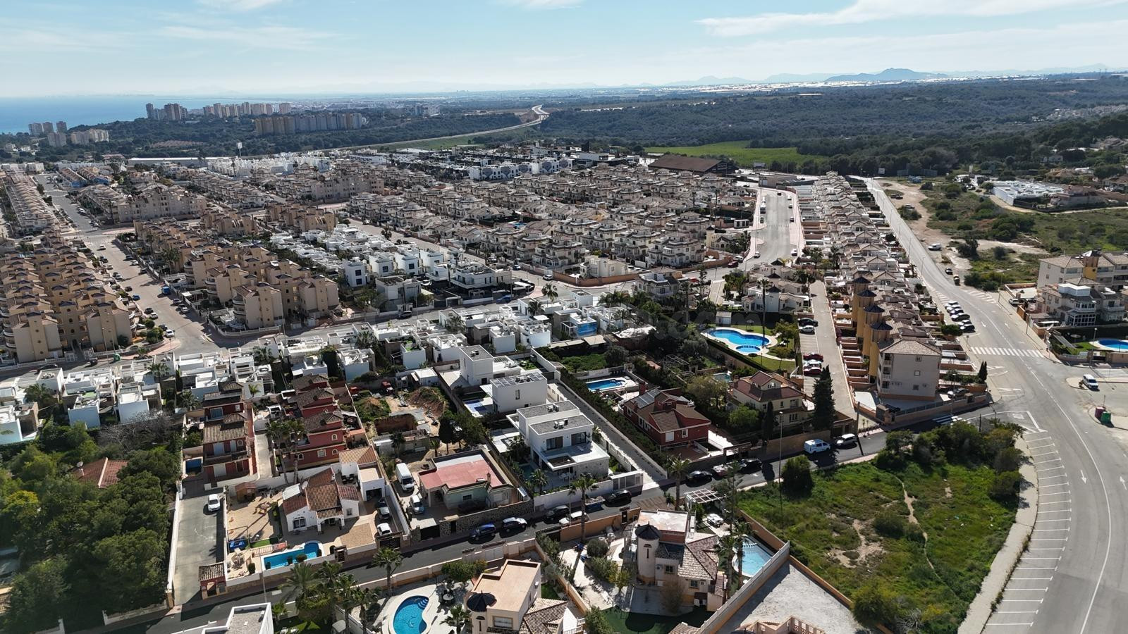 AMPLIA PARCELA EN ORIHUELA COSTA