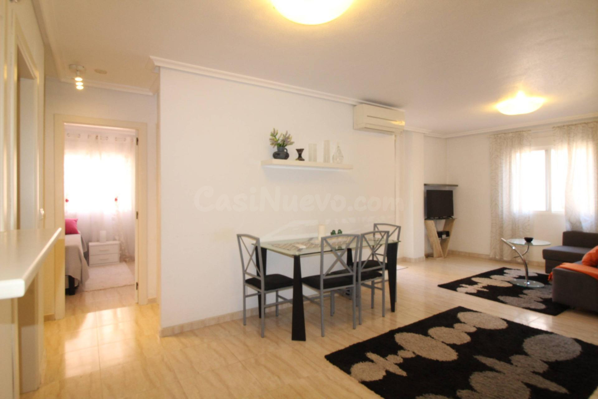 Bonito Apartamento en el Centro De Torrevieja: 2 HAB; 1 Baño