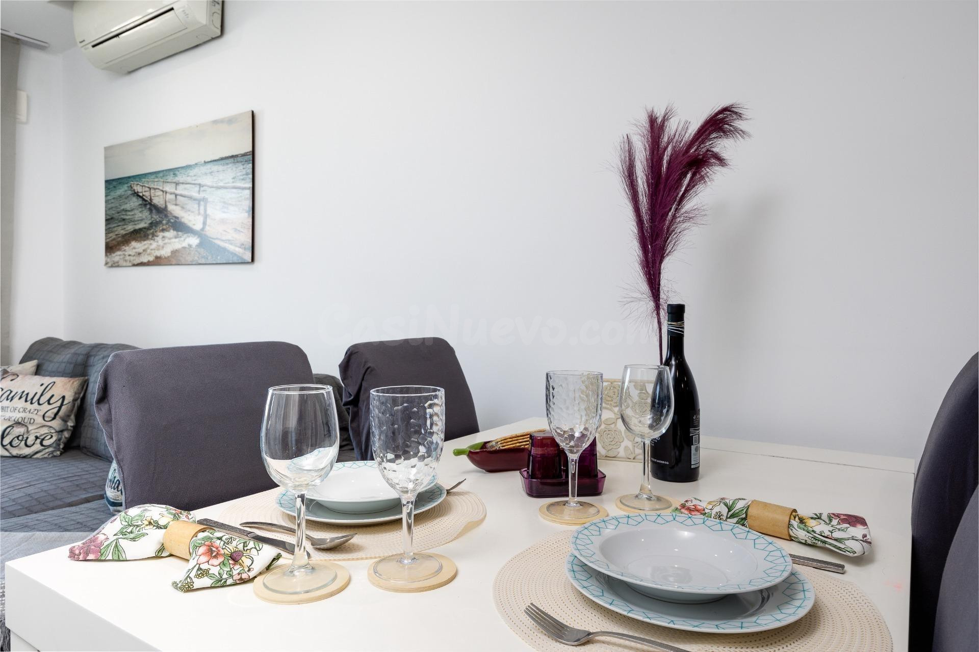 GRAN APARTAMENTO REFORMADO EN TORREVIEJA: 2 HAB, 1 BAÑO