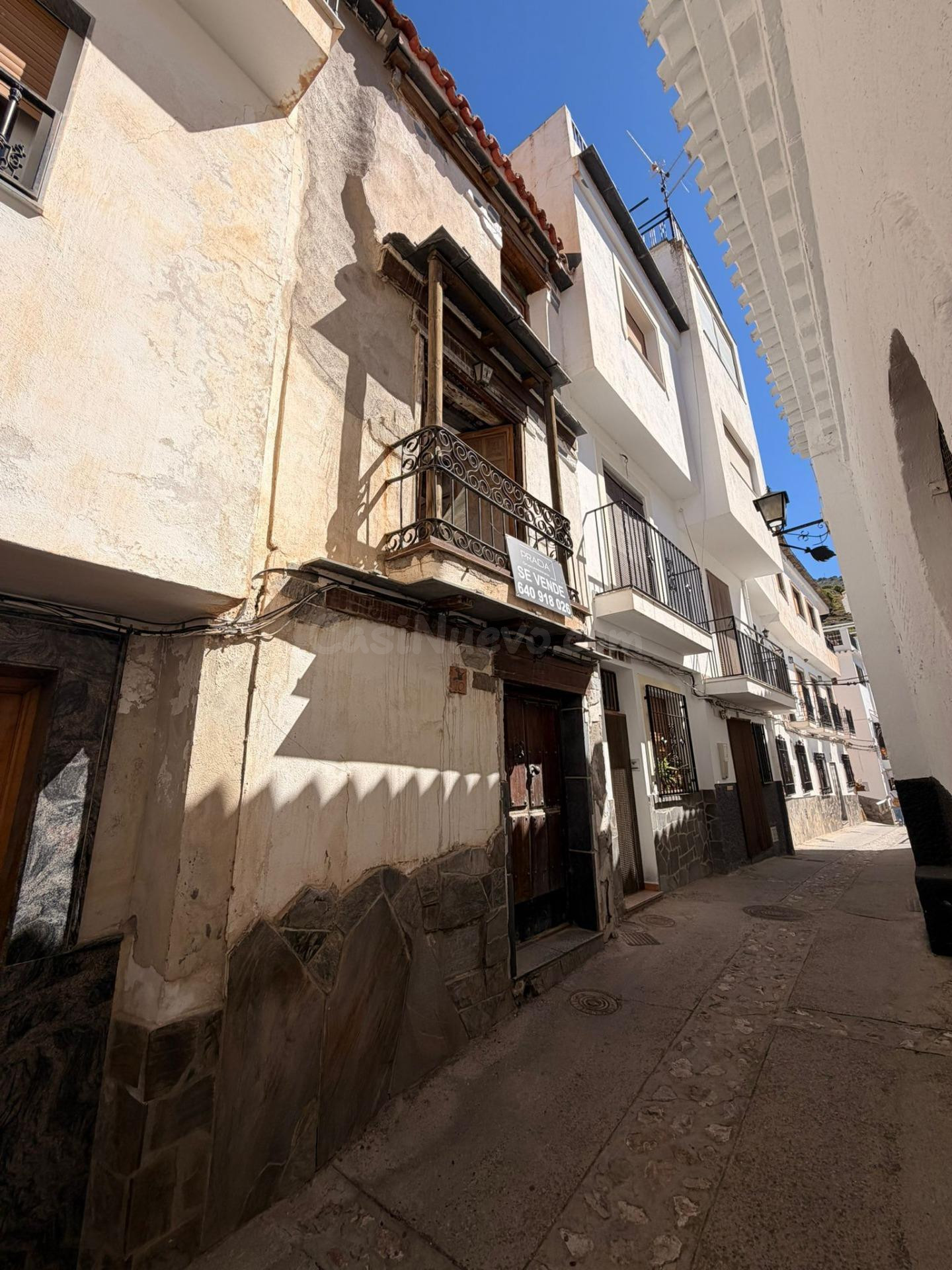 Chalet Adosado en Soportújar - Oportunidad de Inversión