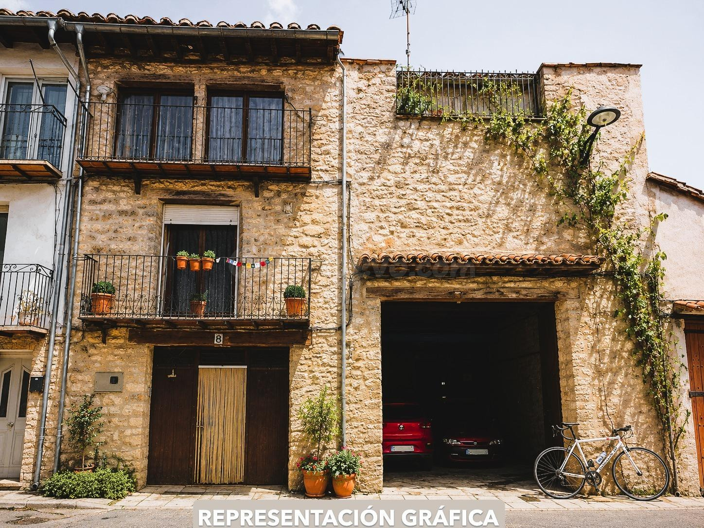 Histórica casa de piedra en Cinctorres – 741 m2 con múltiples posibilidades.