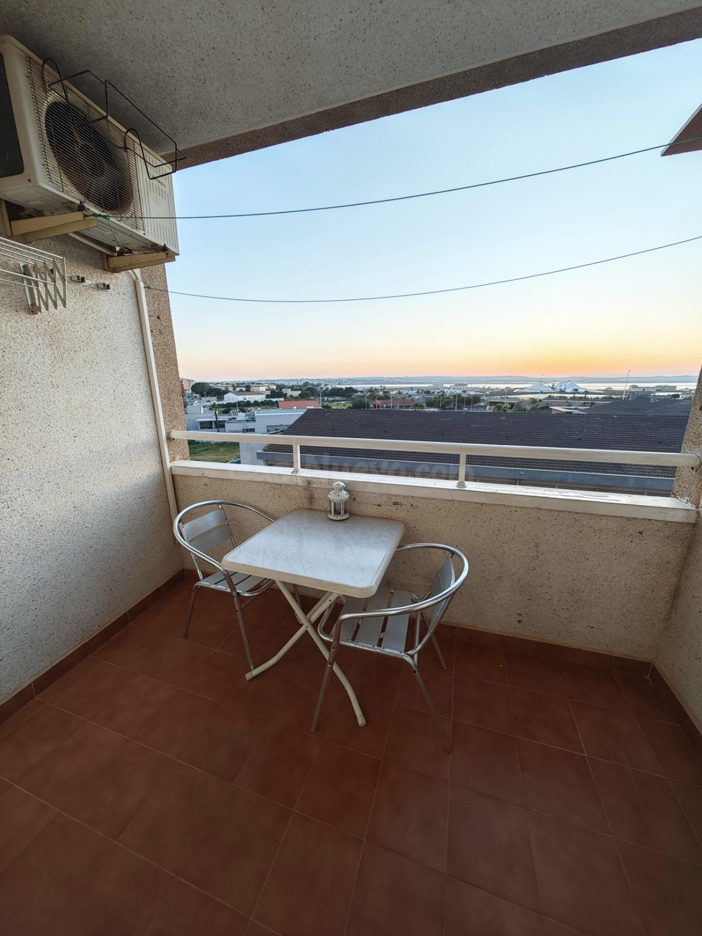 GRAN APARTAMENTO EN TORREVIEJA: 2 HAB, 1 BAÑO