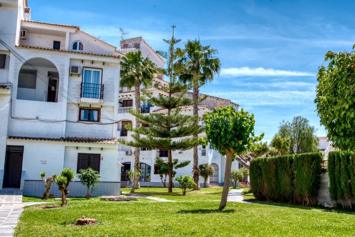 GRAN DÚPLEX EN TORREVIEJA: 1 HAB, 1 BAÑO