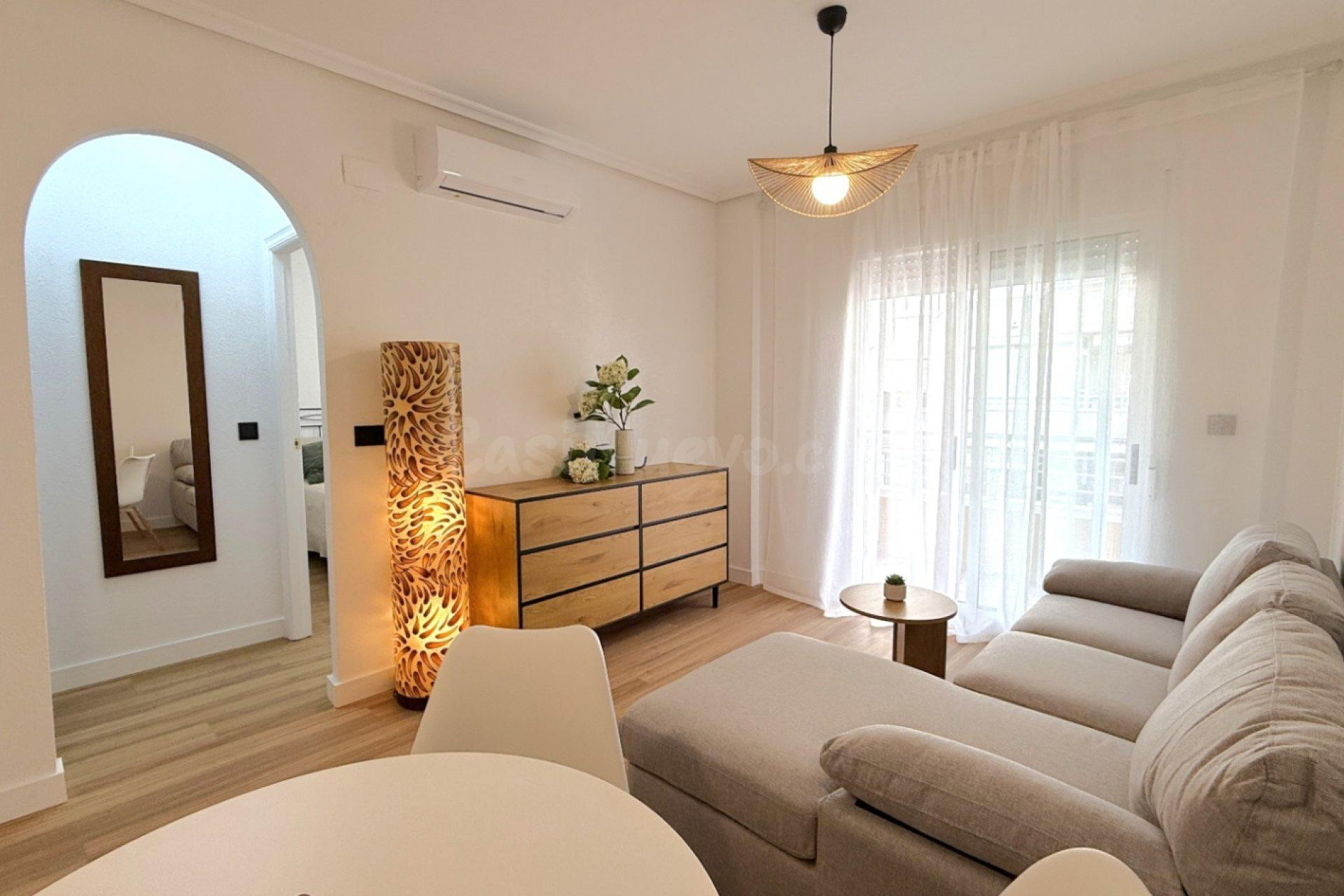 GRAN APARTAMENTO EN TORREVIEJA: 2 HAB, 1 BAÑO