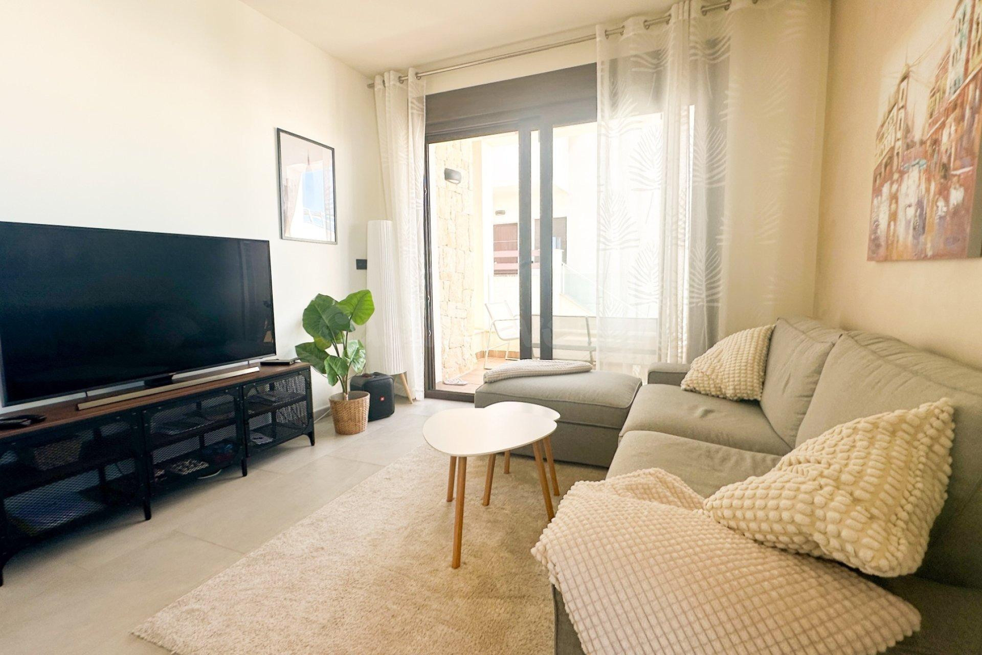 GRAN BUNGALOW EN TORREVIEJA: 3 HAB, 2 BAÑOS