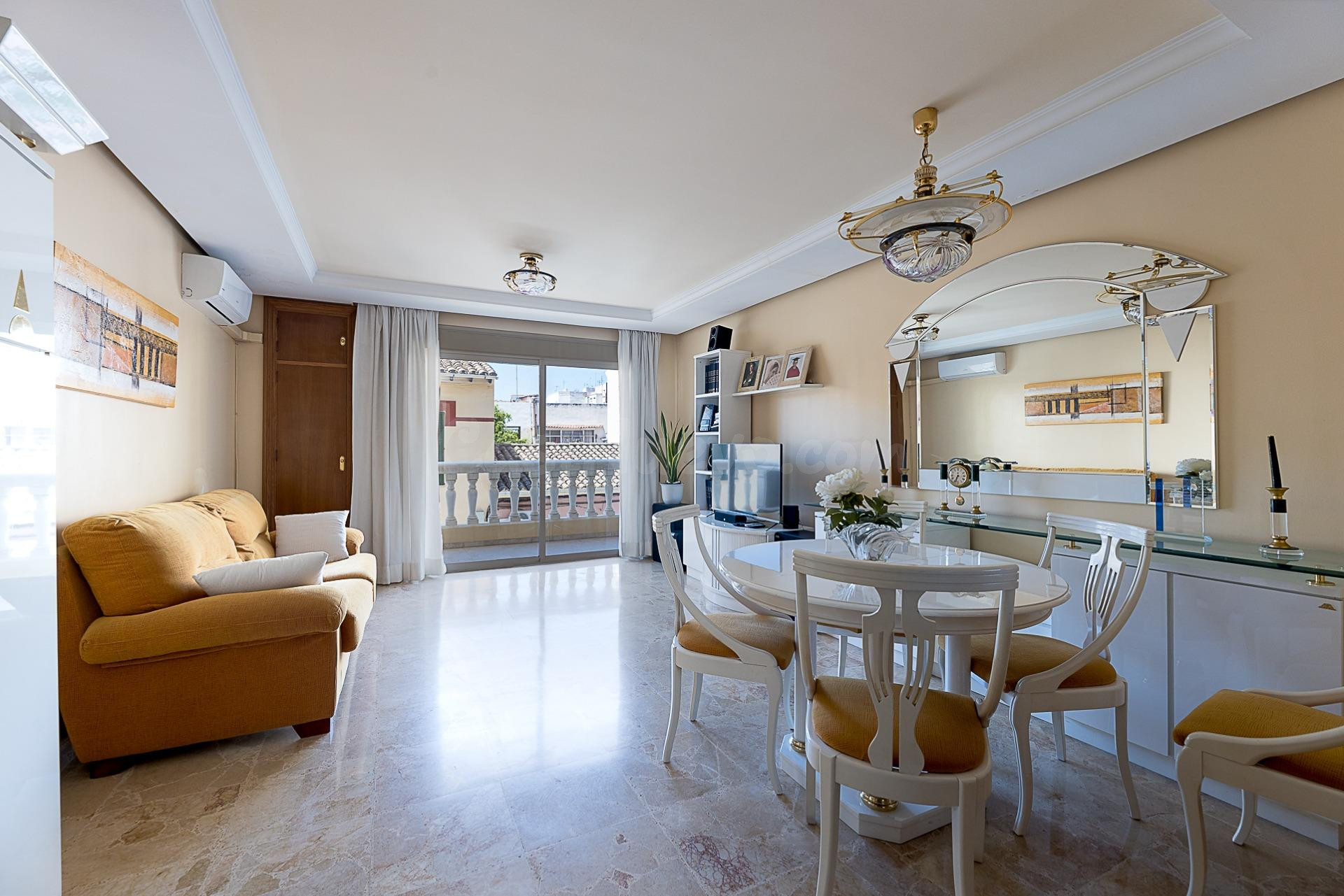 Edificio en Pedro Garau con local comercial, garaje y terraza