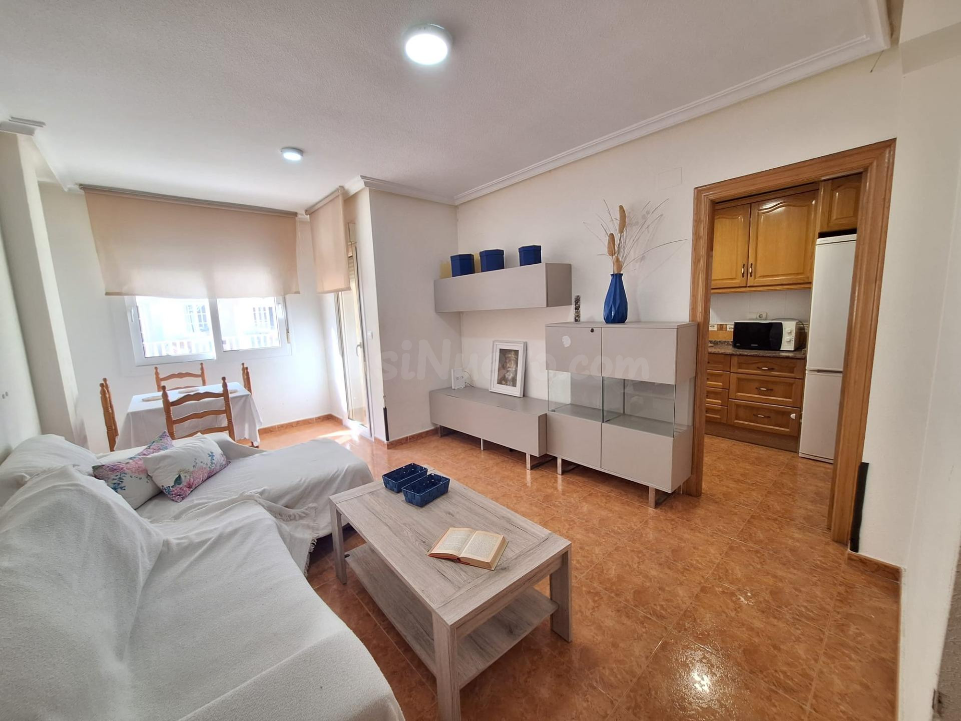 GRAN APARTAMENTO EN TORREVIEJA: 3 HAB, 2 BAÑO