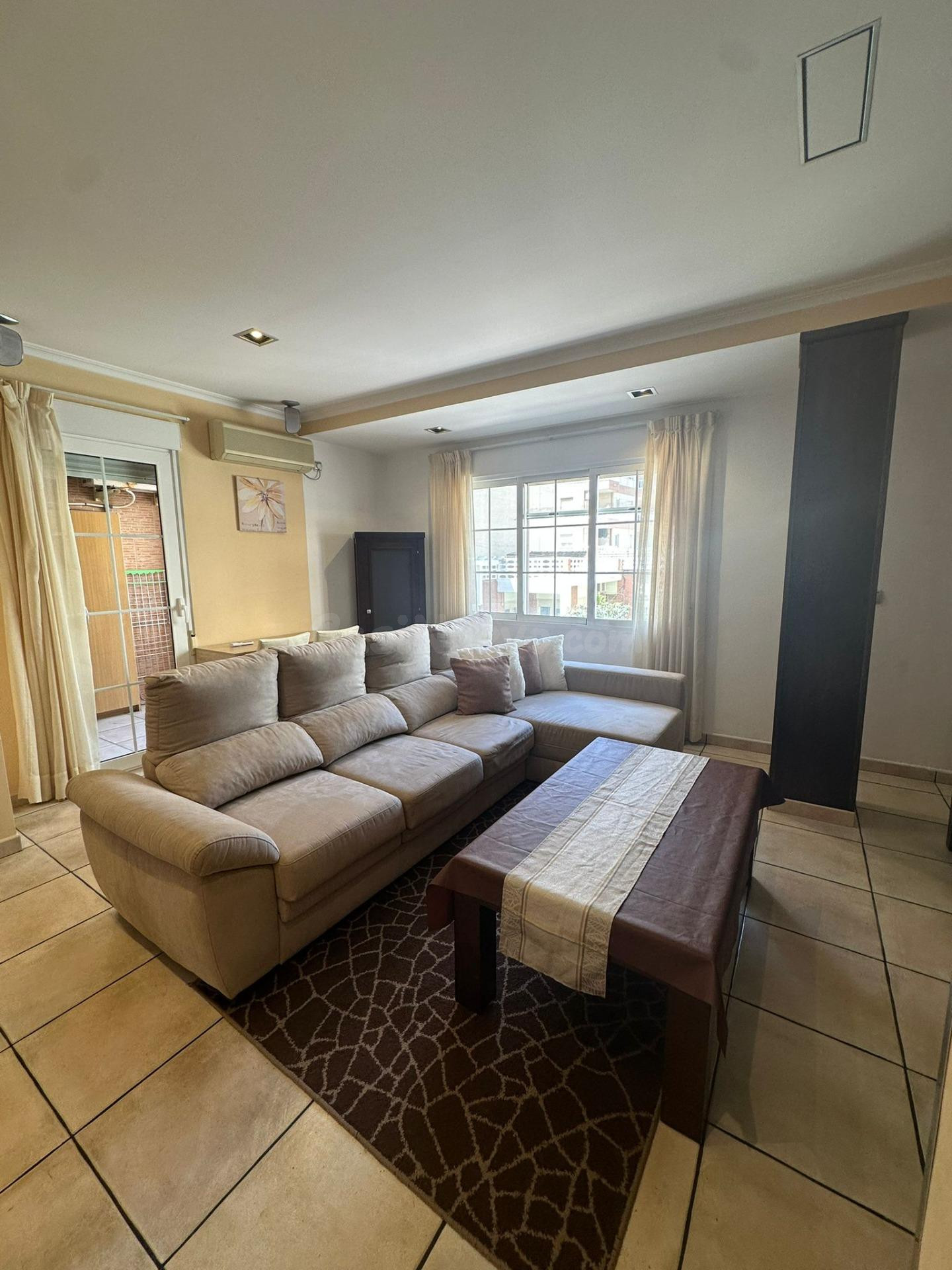 GRAN APARTAMENTO FAMILIAR A 5 MIN DE LA PLAYA EN TORREVIEJA: 3 HAB, 2 BAÑOS