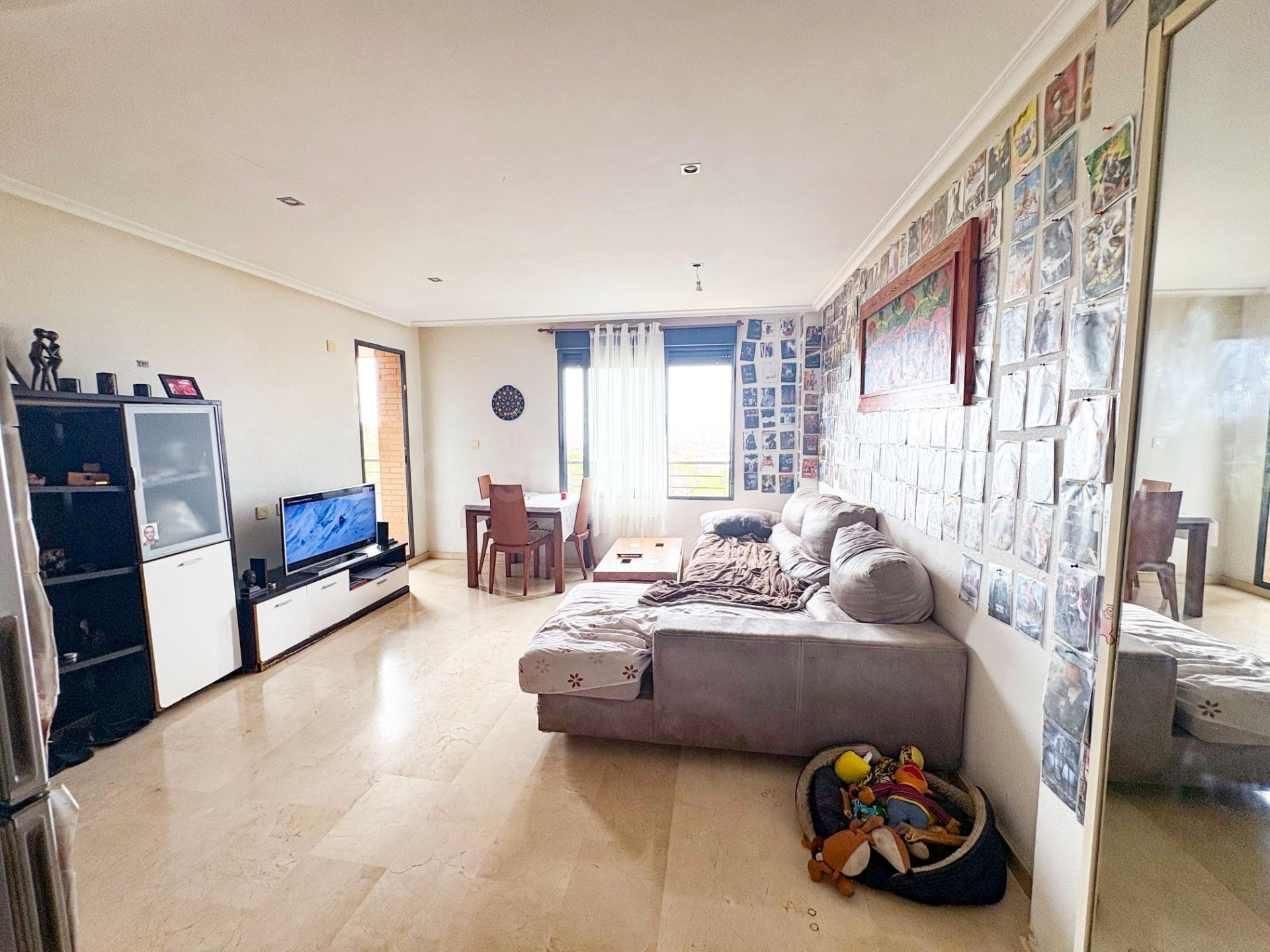 Apartamento con vistas frontales al mar, piscina, garaje y trastero en Santa Pola