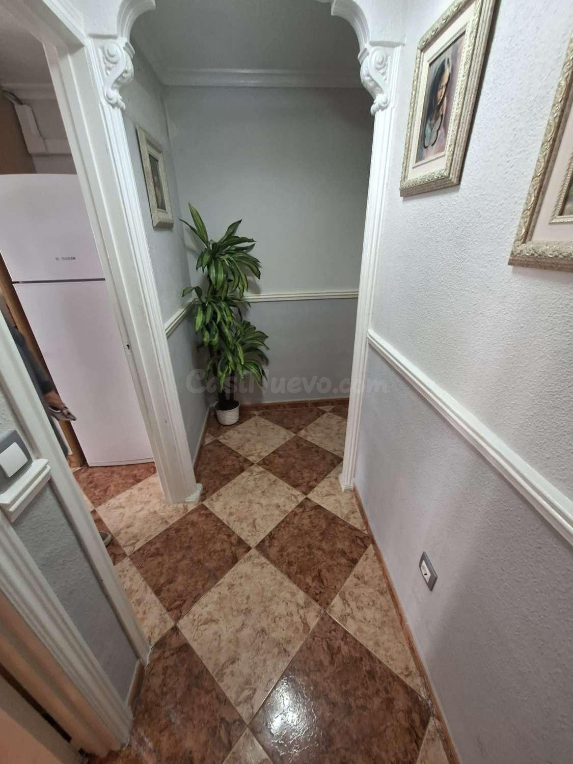 GRAN APARTAMENTO EN TORREVIEJA: 3 HAB, 2 BAÑO