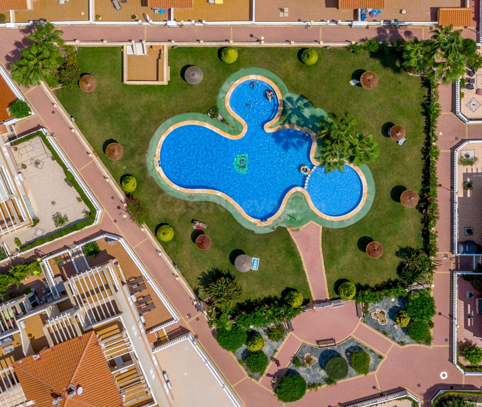GRAN BUNGALOW EN ORIHUELA COSTA: 1 HAB, 1 BAÑO