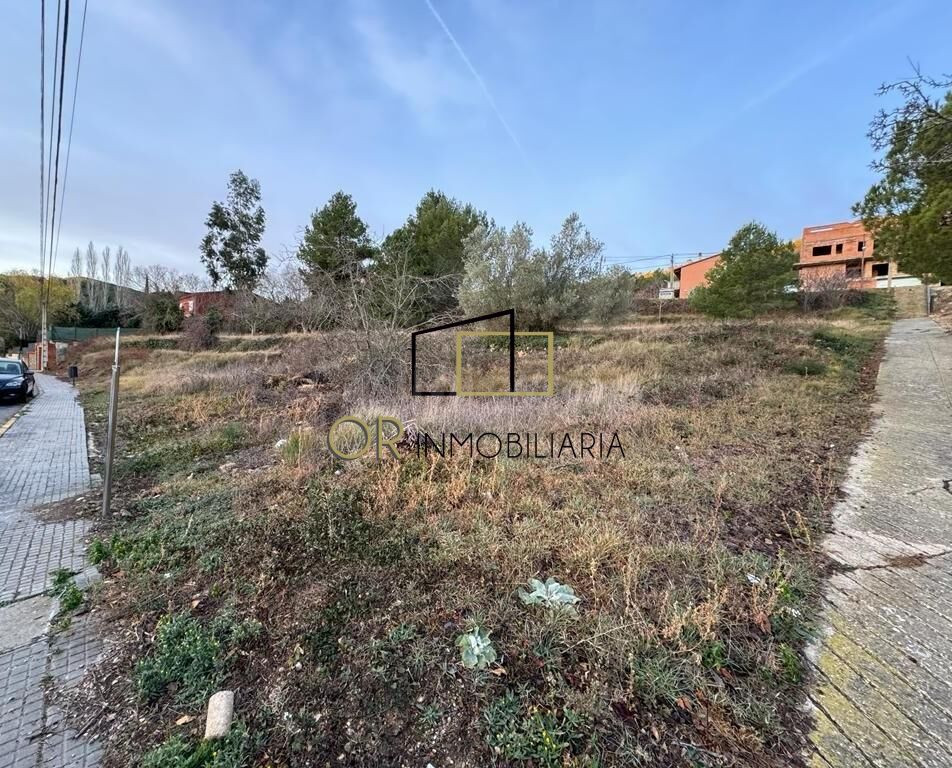 Terreno urbano de 583m2 en Pontons