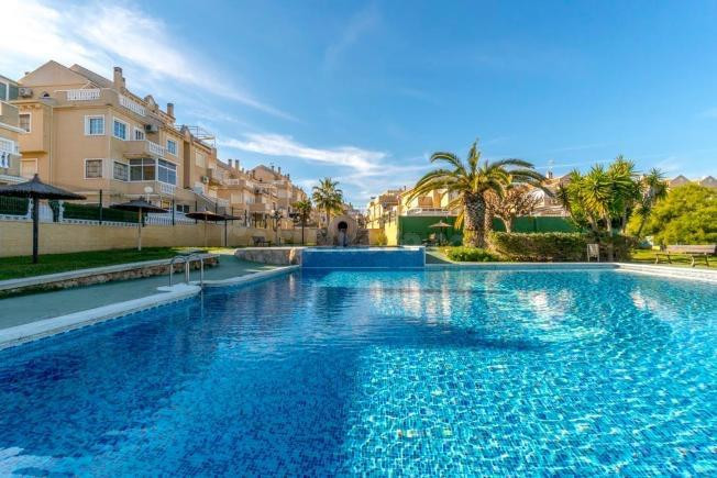 PUEBLO MARINO - BUNGALOW BAJO TORREBLANCA : 3 HAB, 1 BAÑO, 2 PLAZAS DE  GARAJE CERRADAS INCLUIDOS