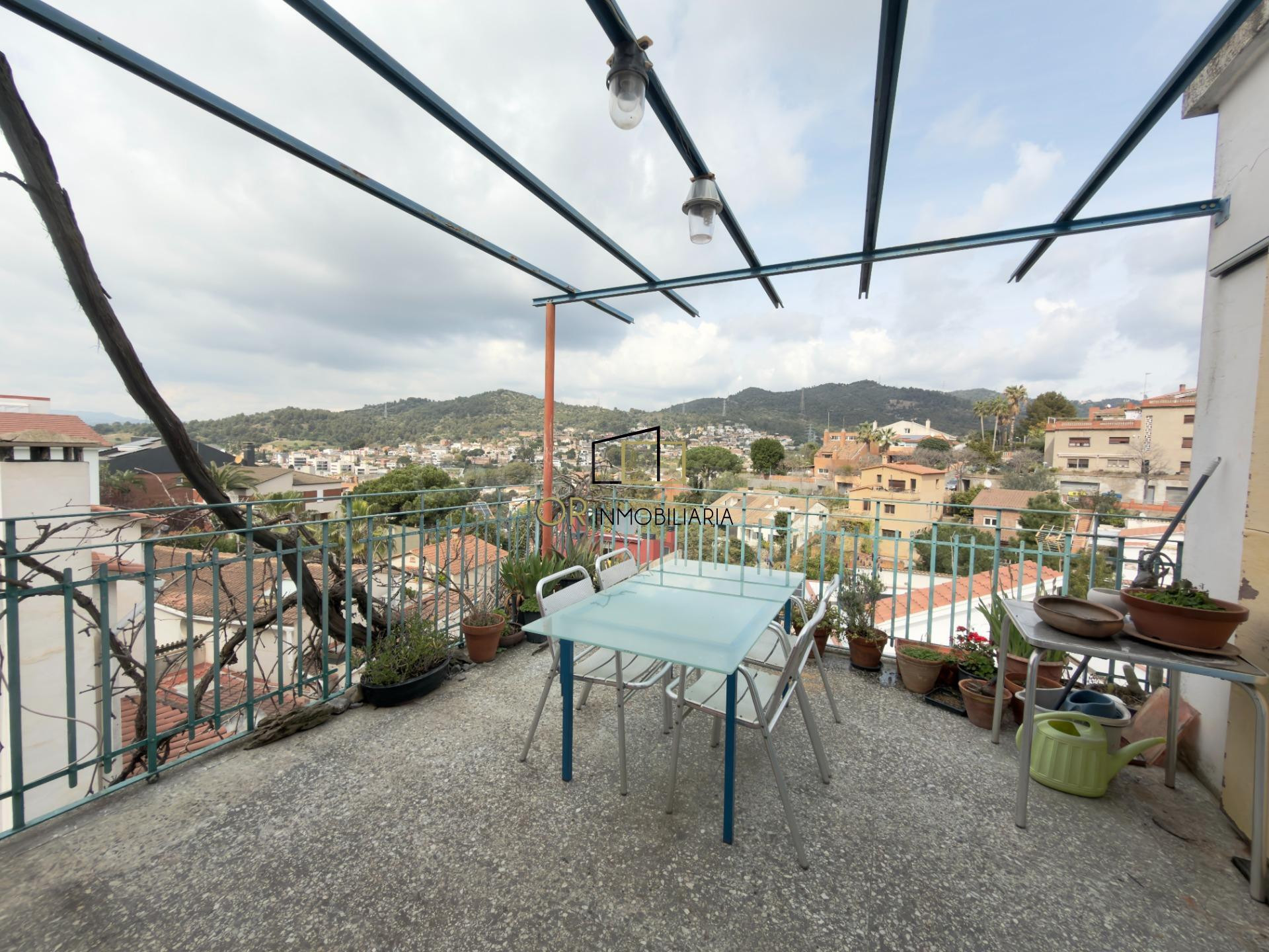 Casa de origen para reformar con posibilidad de ampliación en Sant Just Desvern
