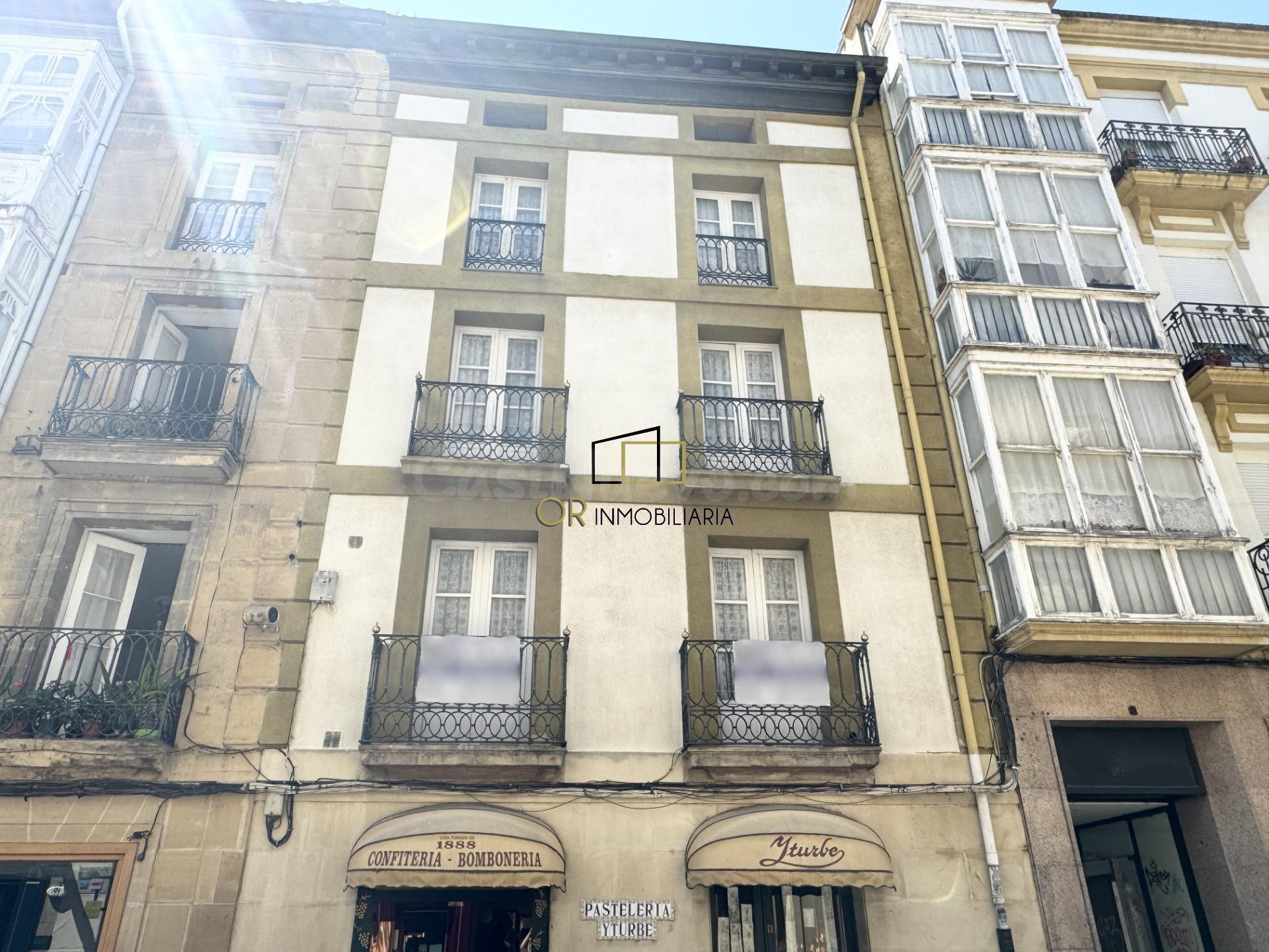 Edificio de 4 plantas para reformar en Haro, La Rioja