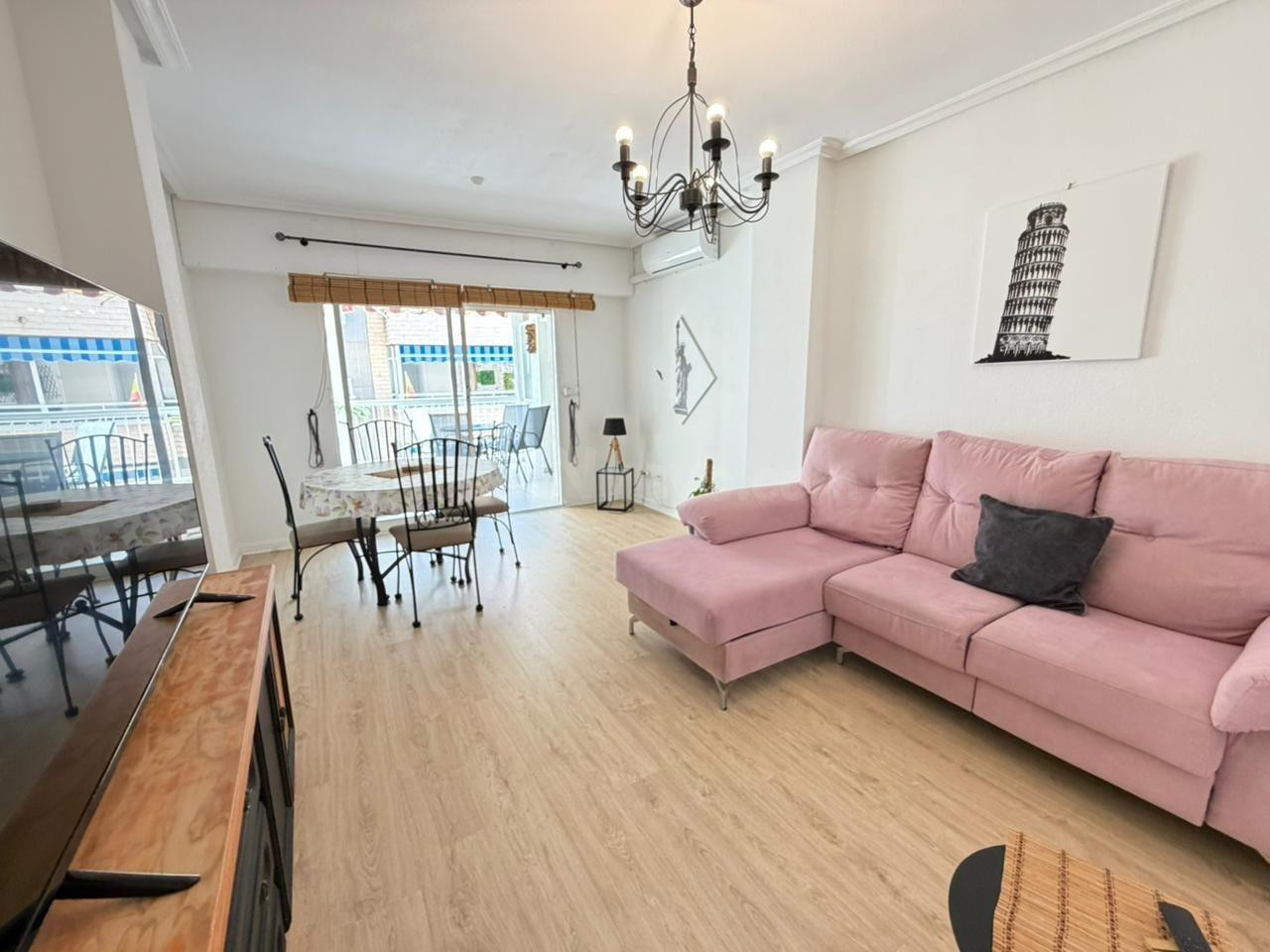 GRAN APARTAMENTO FEROMADO EN TORREVIEJA: 2 HAB, 1 BAÑO