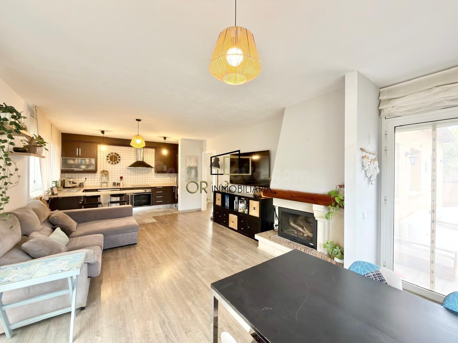 Casa con jardín, terraza y amplio garaje en Daltmar – Olèrdola