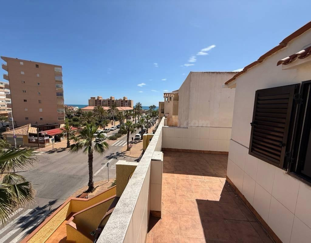 GRAN APARTAMENTO EN TORREVIEJA: 3 HAB, 1 BAÑO