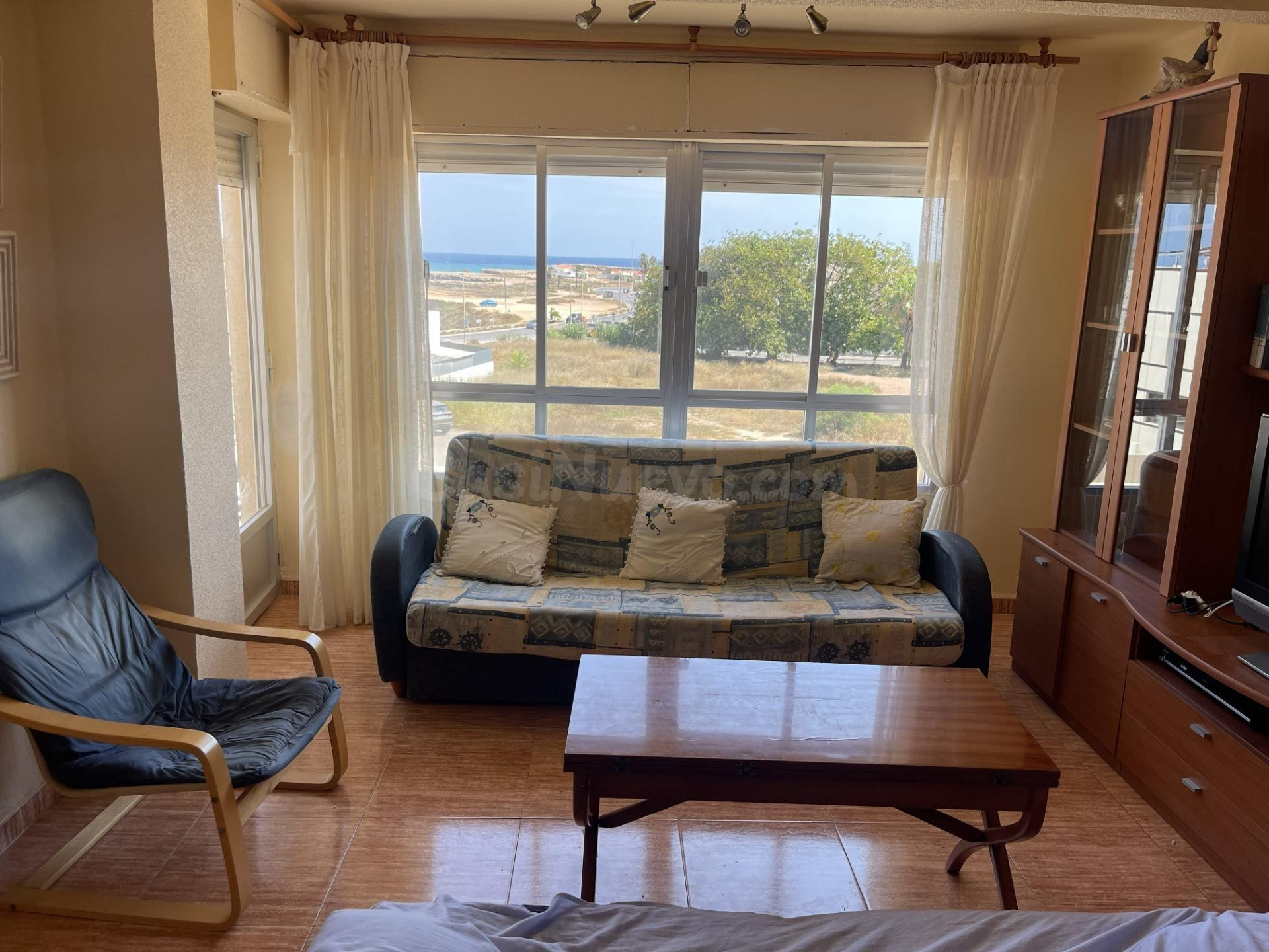 GRAN APARTAMENTO EN TORREVIEJA: 3 HAB, 1 BAÑO, 1 ASEO