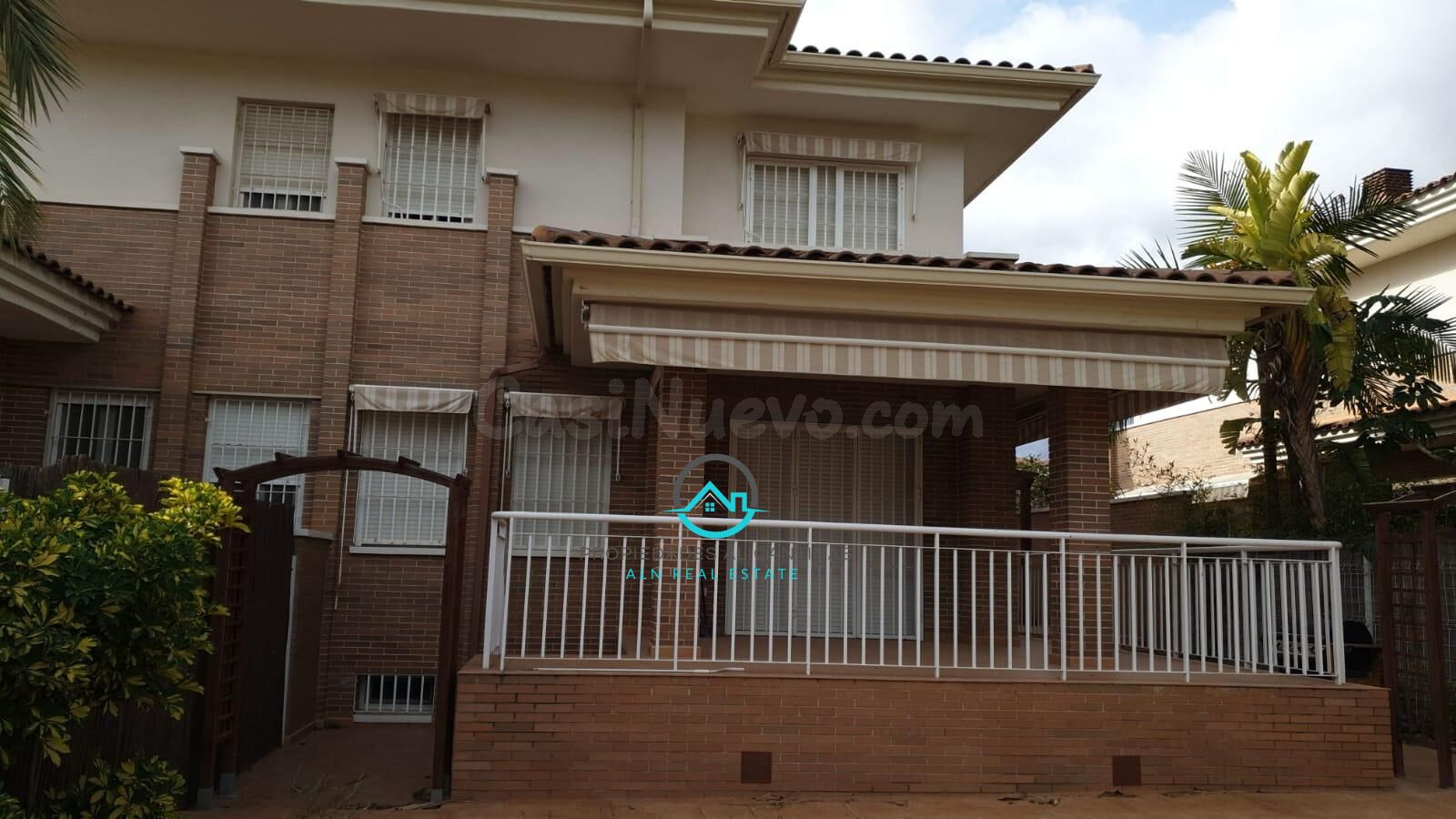 Chalet Adosado en Ravel