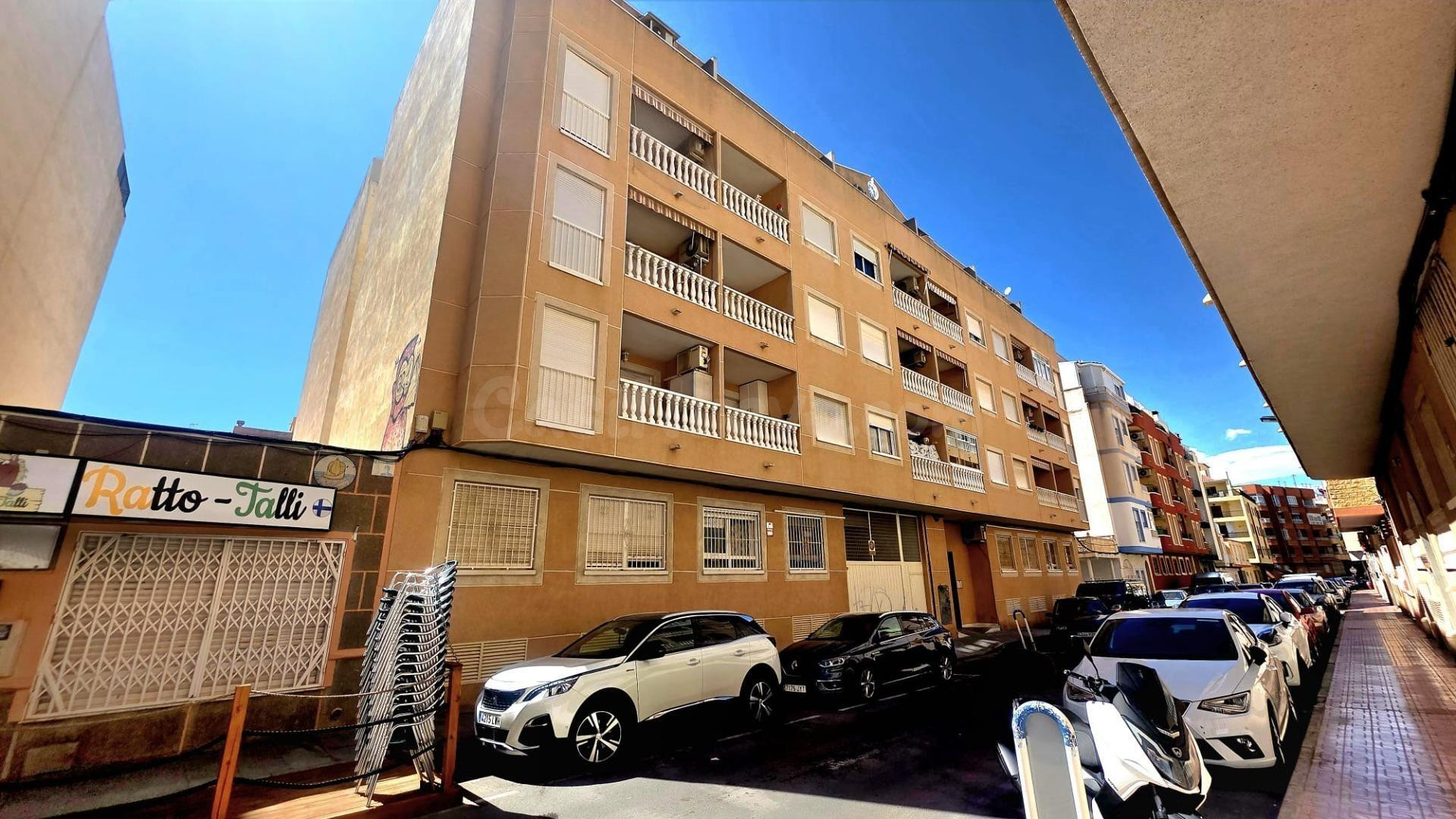 GRAN APARTAMENTO EN TORRVEIEJA: 2 HAB, 1 BAÑO