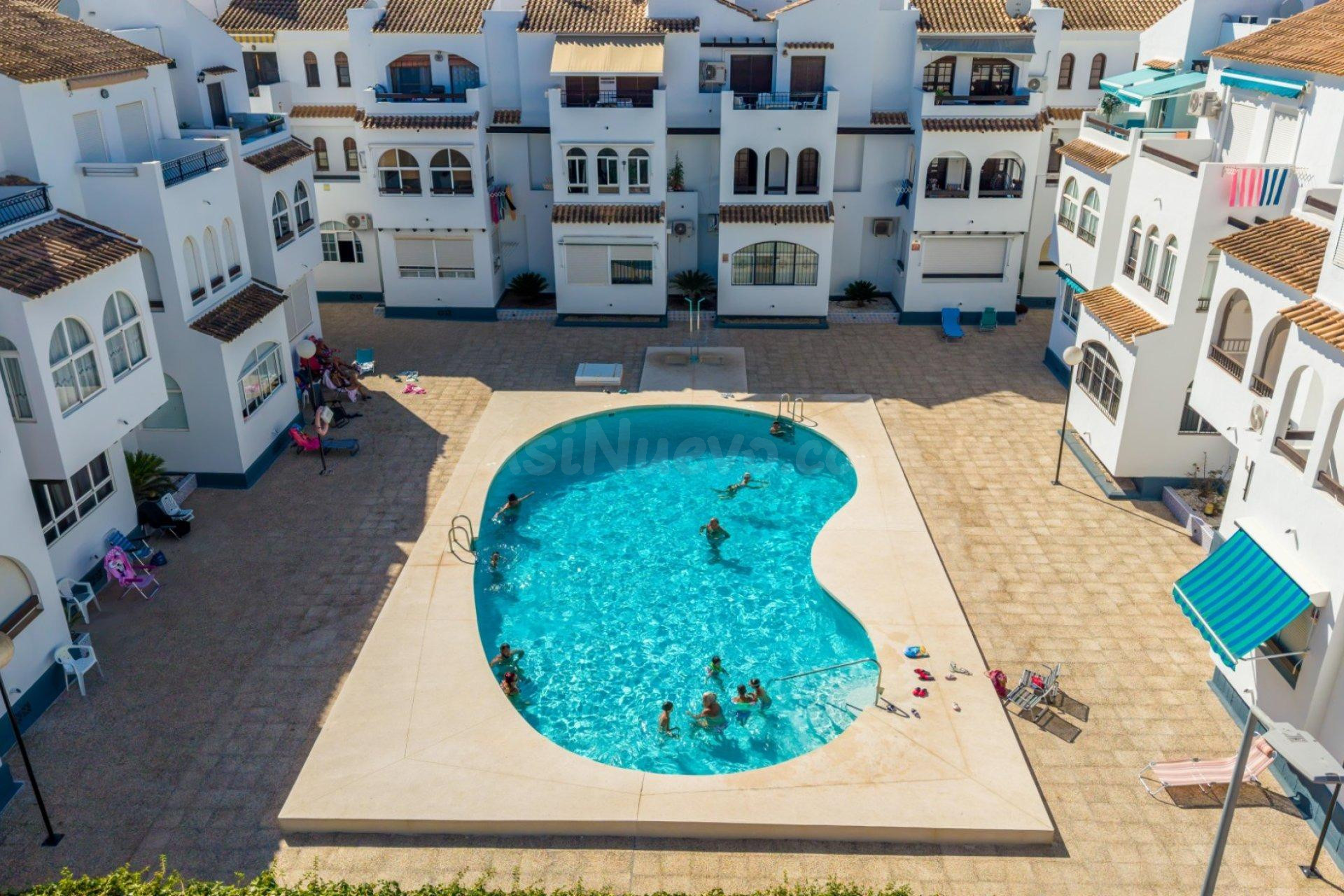 GRAN PLANTA BAJA EN TORREVIEJA: 1 HAB, 1 BAÑO