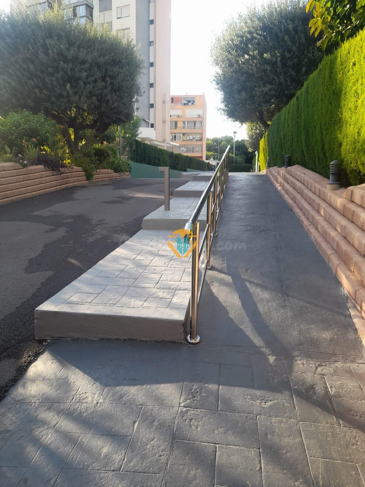 APARTAMENTO ZONA LEVANTE CON PISCINA COMUNITARIA!!