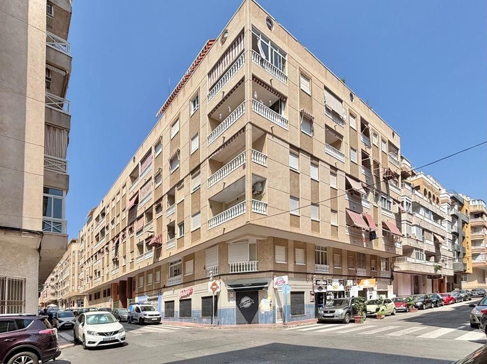 GRAN APARTAMENTO EN TORREVIEJA: 2 HAB, 1 BAÑO