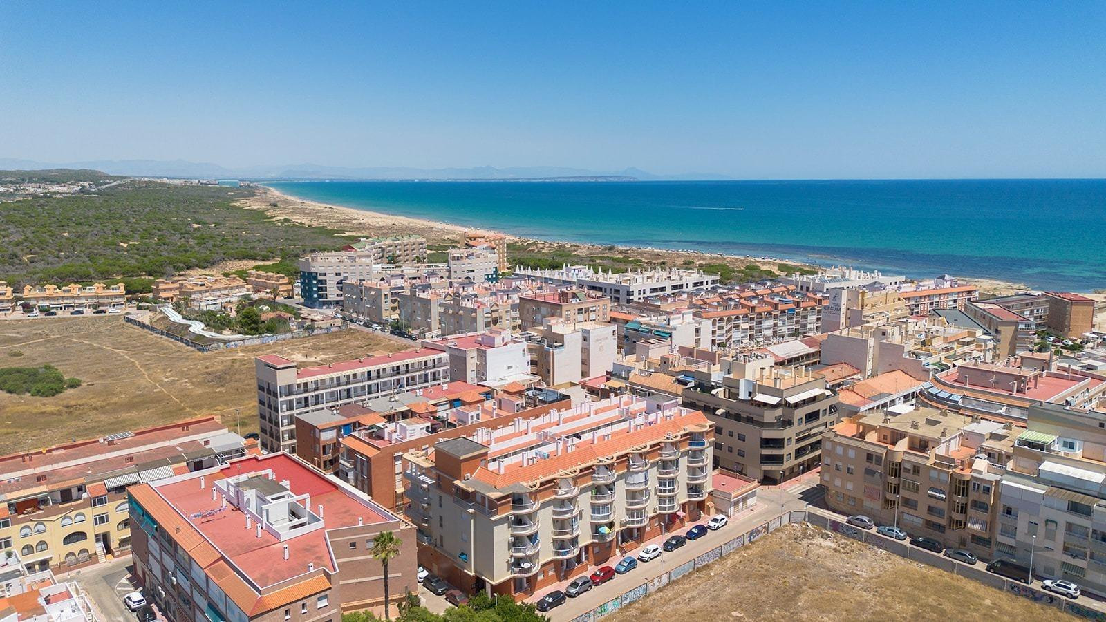 GRAN APARTAMENTO EN TORREVIEJA: 1 HAB, 1 BAÑO