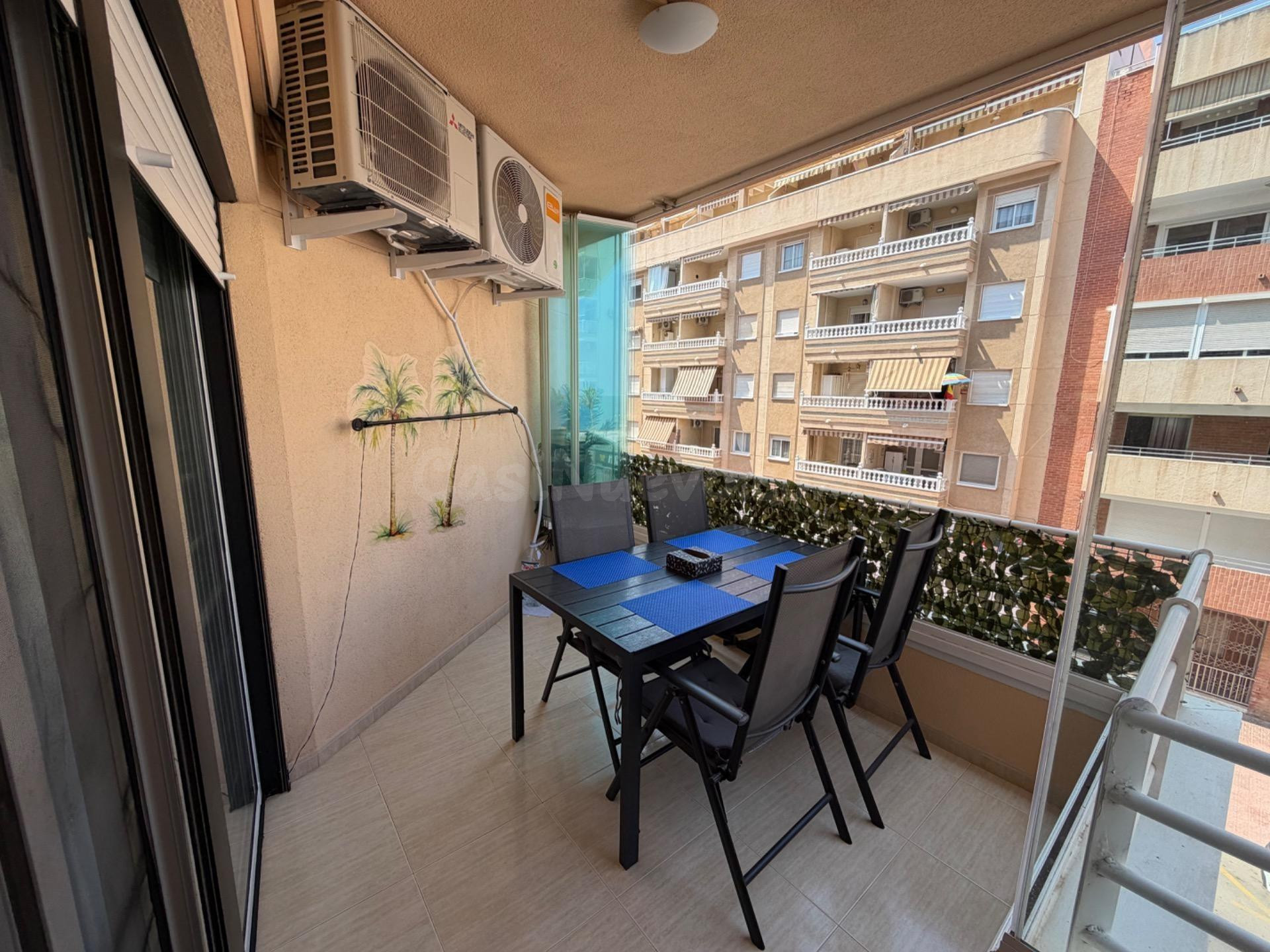 GRAN APARTAMENTO EN TORREVIEJA: 3 HAB, 2 BAÑOS