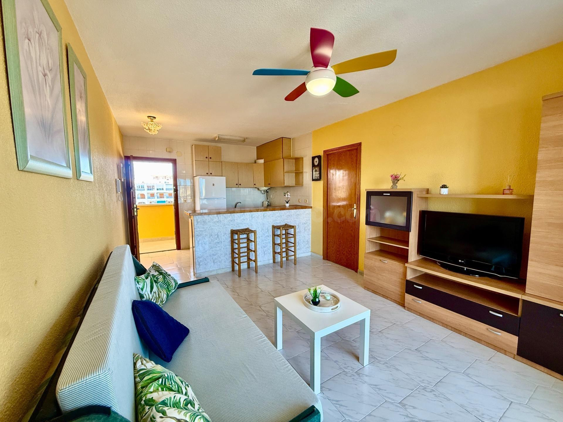 GRAN ÁTICO EN TORREVIEJA: 1 HAB, 1 BAÑO