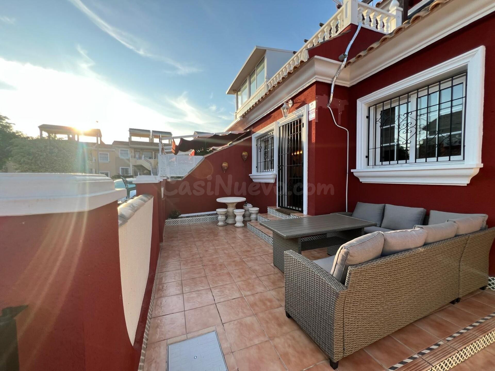 GRAN APARTAMENTO EN TORREVIEJA: 3 HAB, 1 BAÑO, 1 ASEO