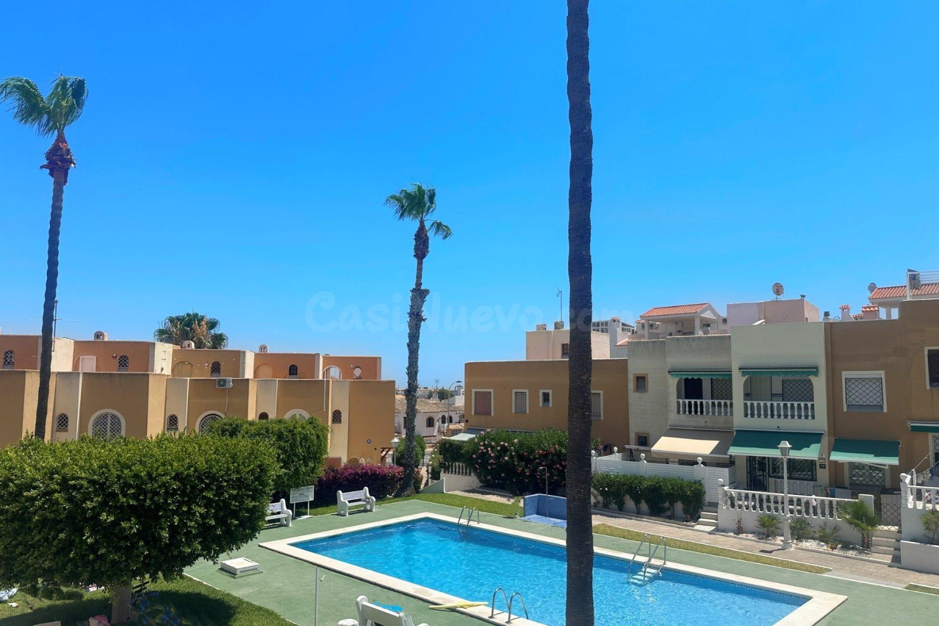 GRAN BUNGALOW EN LA MATA TORREVIEJA: 1 HAB, 1 BAÑO